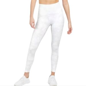 SPANX Women's Leggings Booty Boost  7/8 Printed Camo White Camo Size Medium